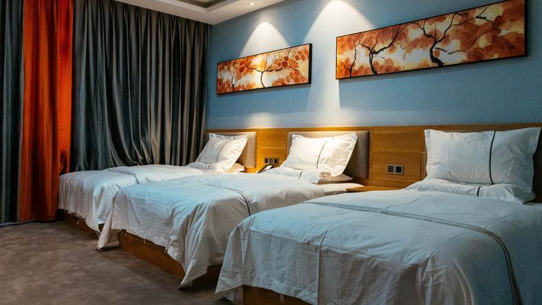 快捷酒店的倒闭,是从旅客自带床上四件套开始的